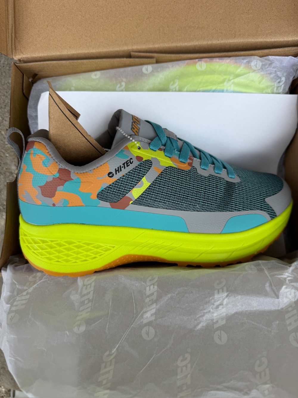 Hi-Tec Men’s 6.5, nwt